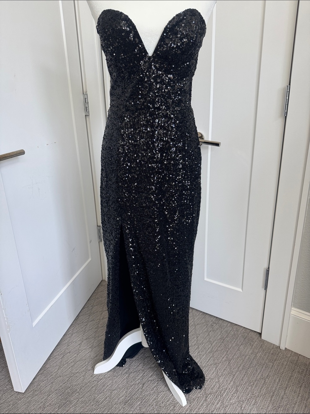 Amanda Uprichard Black Strapless Sequin Sweetheart Gown